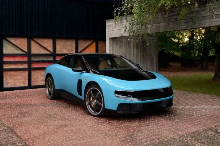 FERRARI LUCE FRONT 3Q 16x9 RGB WEB SOCIALS