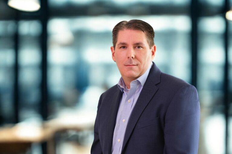 سي جي موسس، رئيس أمن المعلومات ونائب الرئيس لهندسة الأمن في شركة أمازون