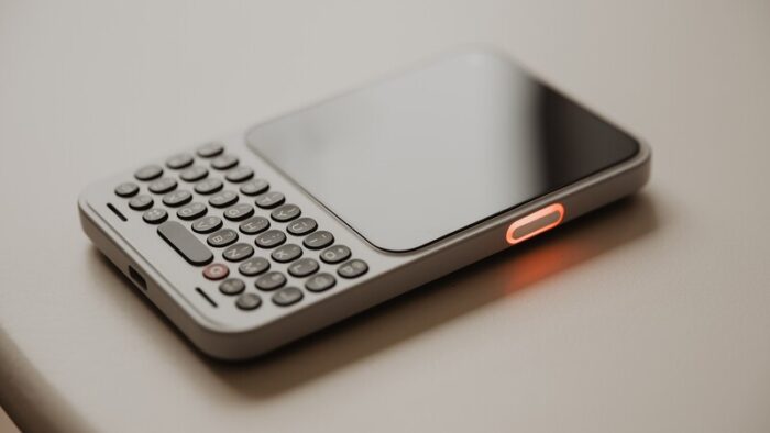 Communicator smartphone 4